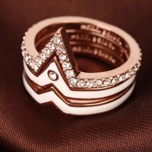 NWOT Henri Bendel 6 Rose Gold Tone Trio Stacked Chevron Rings Stack